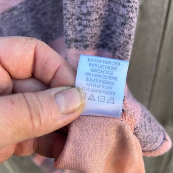 Almost famous tank top blouse sleeveless size medium - Picture 9 of 9